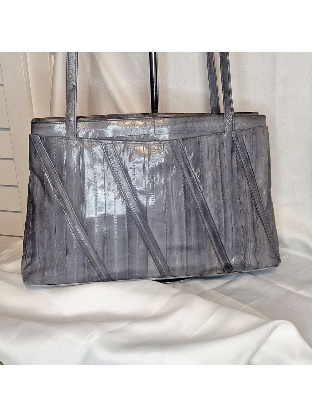 Eel skin Shoulder Bag Gray excellent condition 13"x 8"